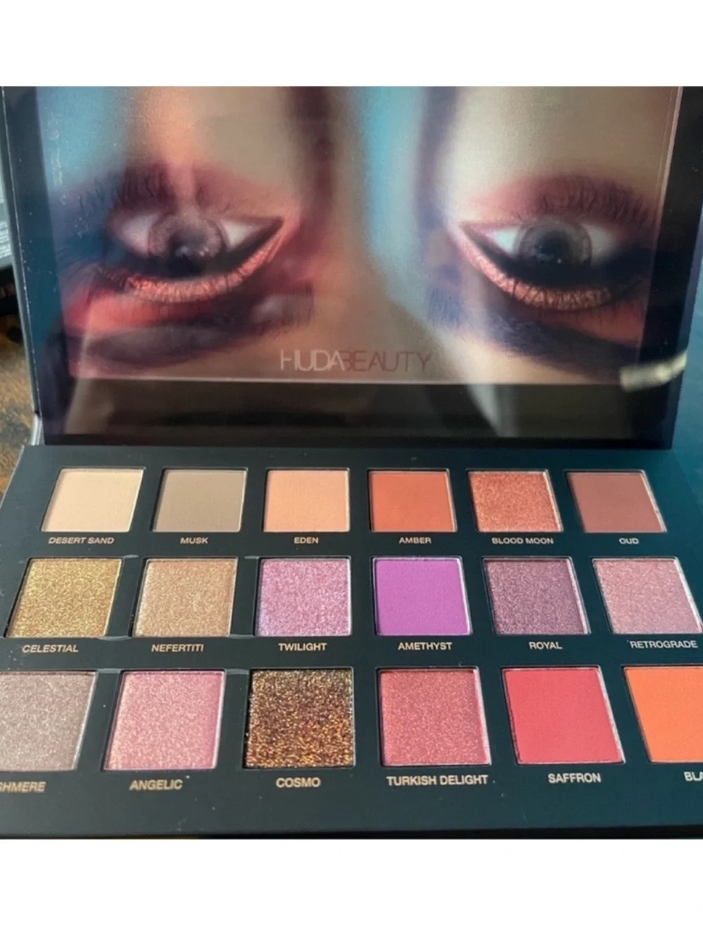 Huda Beauty Desert Dusk Palette